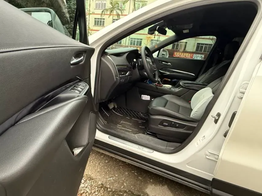 2022 Cadillac XT4 2.0T 237HP L4 9AT,autocango,china used car exporter,china ev exporter,chinese used car exporter,chinese used ev exporter