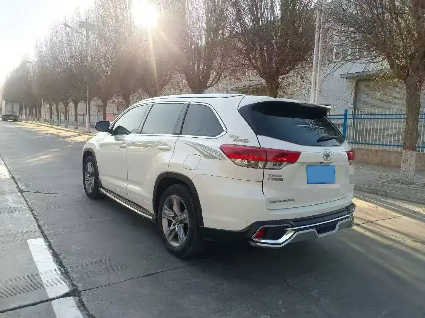 2018 Toyota Highlander 2.0T 220HP L4 6AT,autocango,china used car exporter,china ev exporter,chinese used car exporter,chinese used ev exporter