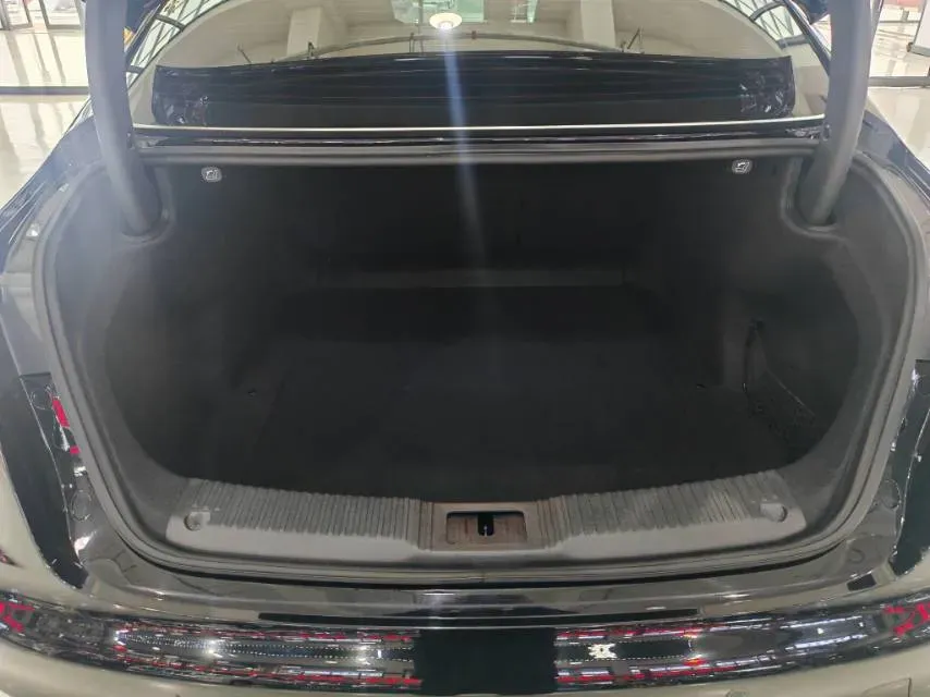 2023 HongQi H5 2.0T 224HP L4 8AT,autocango,china used car exporter,china ev exporter,chinese used car exporter,chinese used ev exporter