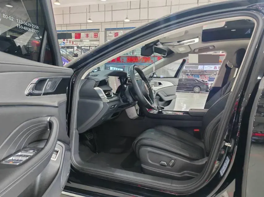 2023 HongQi H5 2.0T 224HP L4 8AT,autocango,china used car exporter,china ev exporter,chinese used car exporter,chinese used ev exporter