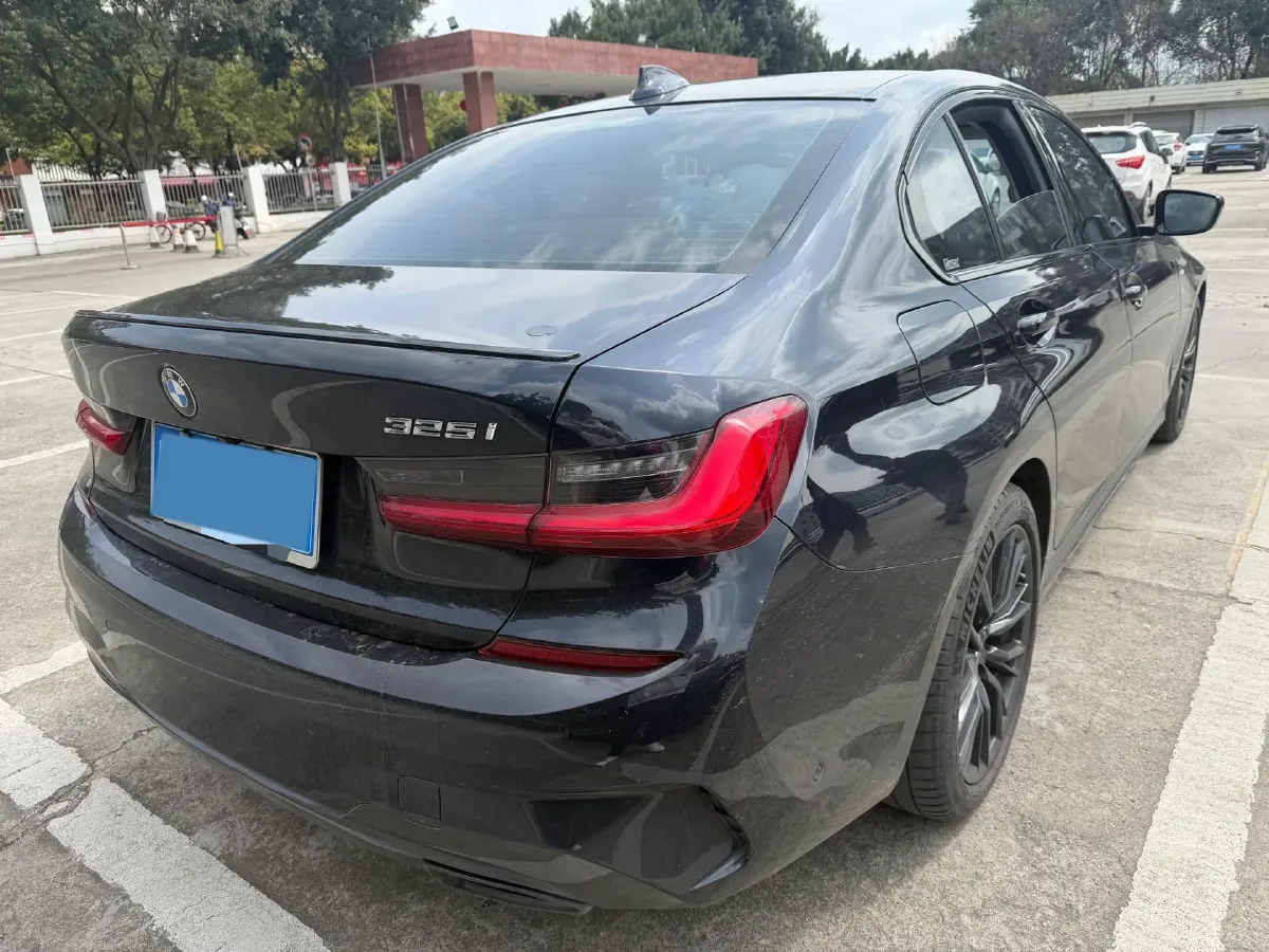 2022 BMW 3 Series 2.0T 184HP L4 8AT,autocango,china used car exporter,china ev exporter,chinese used car exporter,chinese used ev exporter
