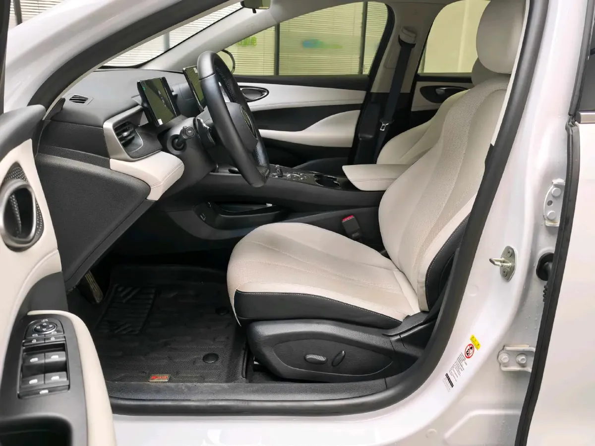 2025 BYD Seal05 DM-i 1.5L 101HP L4 E-CVT PHEV 15.87KWH,autocango,china used car exporter,china ev exporter,chinese used car exporter,chinese used ev exporter