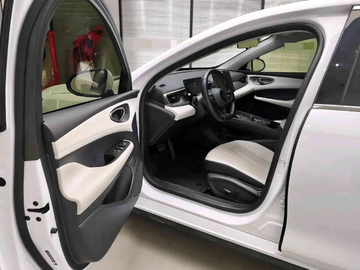 2025 BYD Seal05 DM-i 1.5L 101HP L4 E-CVT PHEV 15.87KWH,autocango,china used car exporter,china ev exporter,chinese used car exporter,chinese used ev exporter