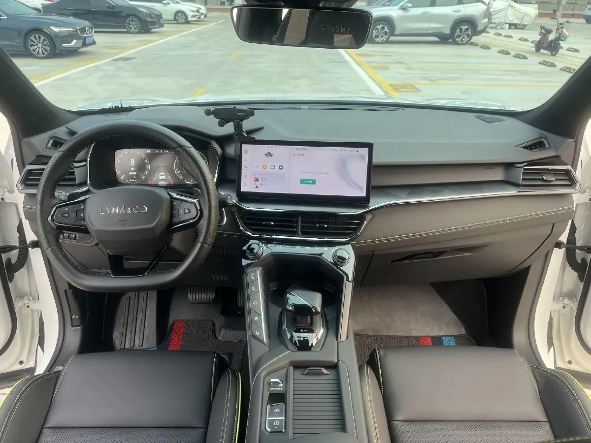 2023 LYNK&CO 06 1.5T 181HP L4 7DCT,autocango,china used car exporter,china ev exporter,chinese used car exporter,chinese used ev exporter