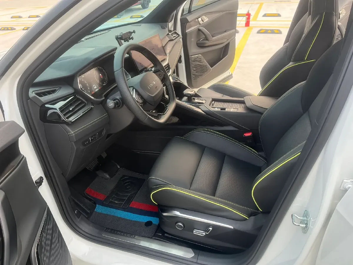 2023 LYNK&CO 06 1.5T 181HP L4 7DCT,autocango,china used car exporter,china ev exporter,chinese used car exporter,chinese used ev exporter