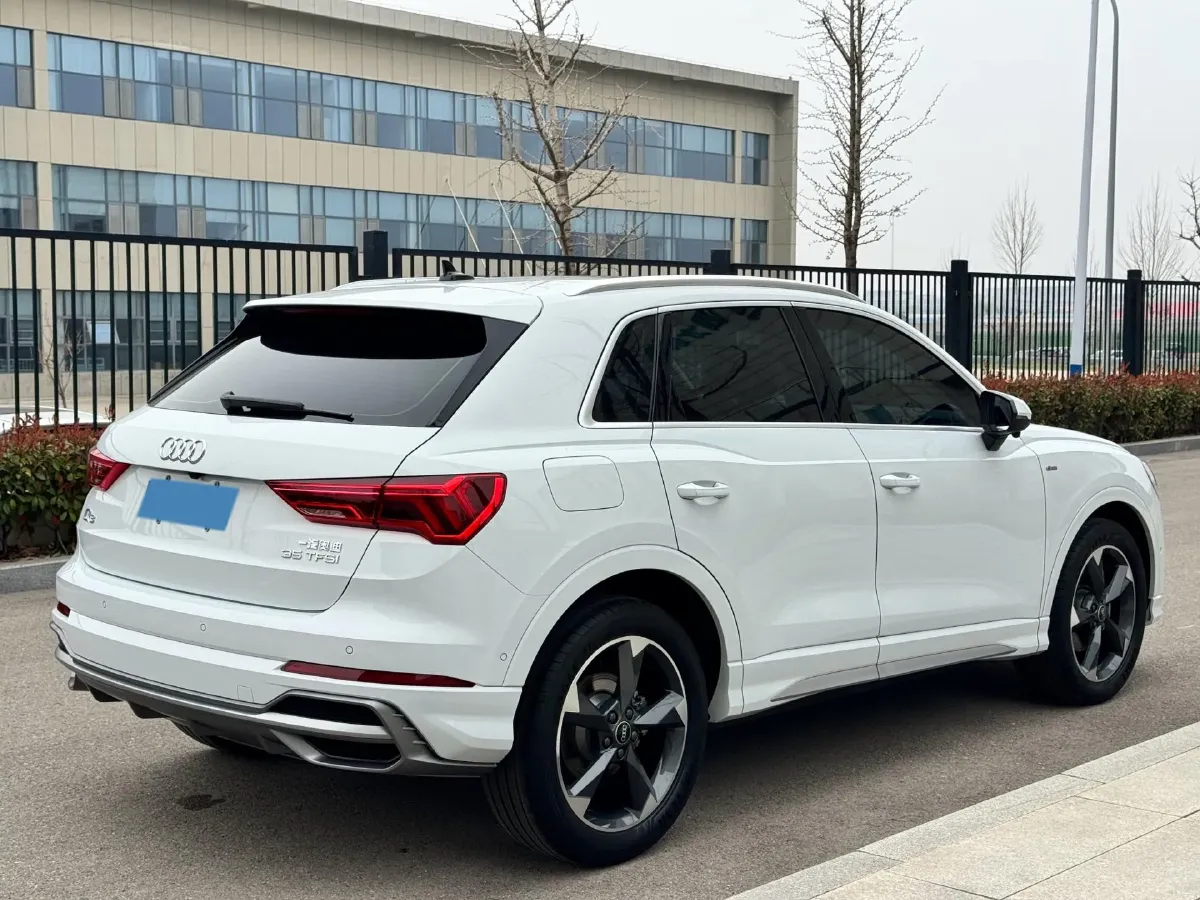 2022 Audi Q3 1.4T 150HP L4 7DCT,autocango,china used car exporter,china ev exporter,chinese used car exporter,chinese used ev exporter