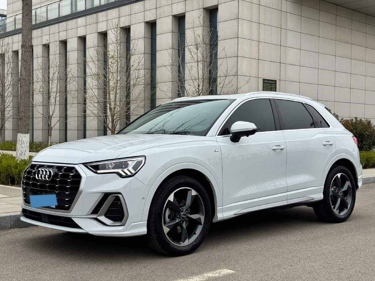 2022 Audi Q3 1.4T 150HP L4 7DCT,autocango,china used car exporter,china ev exporter,chinese used car exporter,chinese used ev exporter
