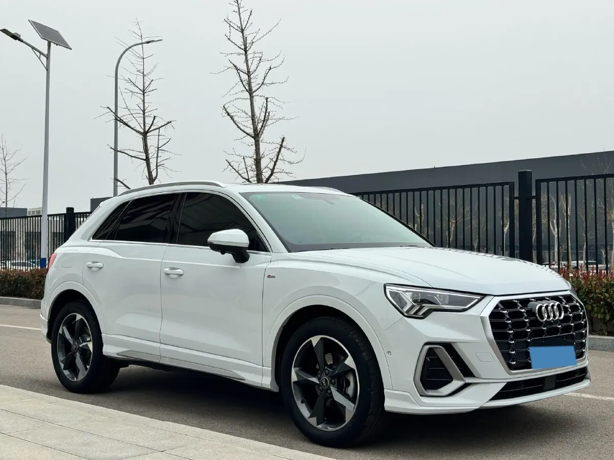 2022 Audi Q3 1.4T 150HP L4 7DCT,autocango,china used car exporter,china ev exporter,chinese used car exporter,chinese used ev exporter