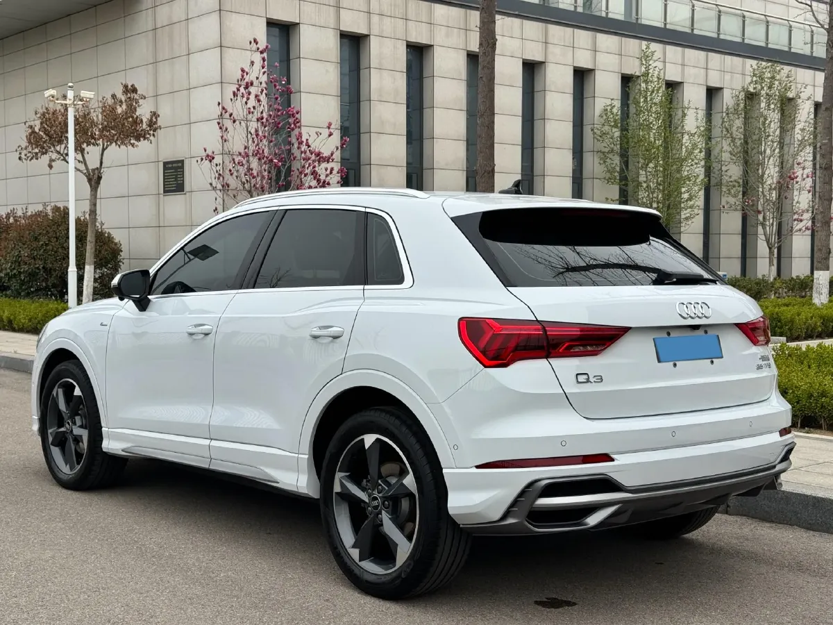 2022 Audi Q3 1.4T 150HP L4 7DCT,autocango,china used car exporter,china ev exporter,chinese used car exporter,chinese used ev exporter