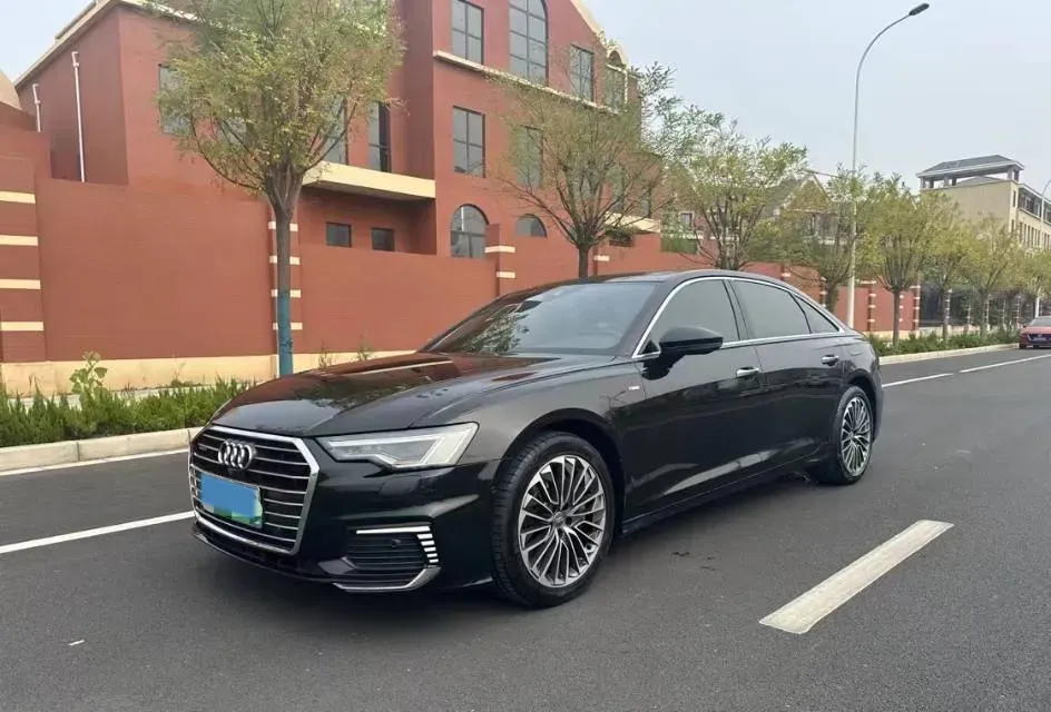 2020 Audi A6L 2.0T 252HP L4 7DCT PHEV 14.1KWH,autocango,china used car exporter,china ev exporter,chinese used car exporter,chinese used ev exporter