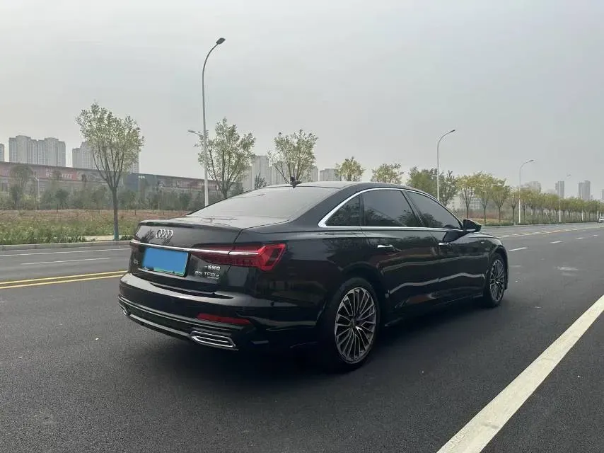 2020 Audi A6L 2.0T 252HP L4 7DCT PHEV 14.1KWH,autocango,china used car exporter,china ev exporter,chinese used car exporter,chinese used ev exporter