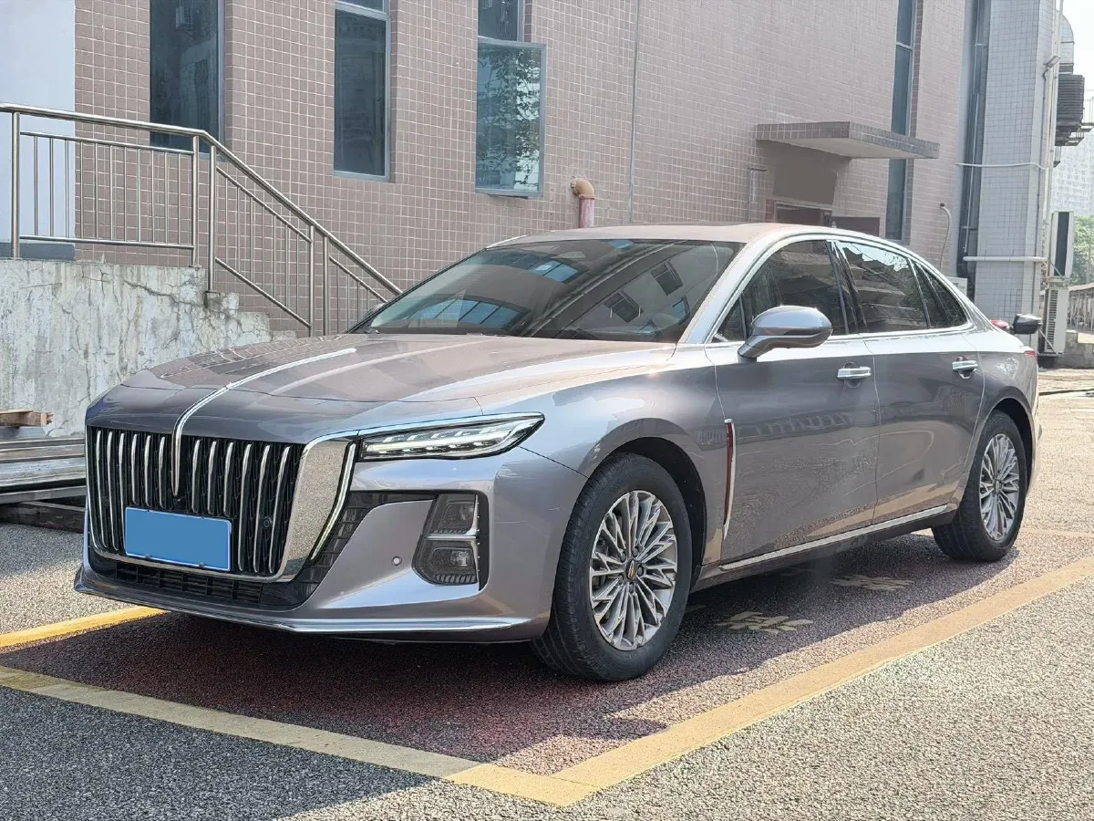 2023 HongQi H5 2.0T 224HP L4 8AT,autocango,china used car exporter,china ev exporter,chinese used car exporter,chinese used ev exporter