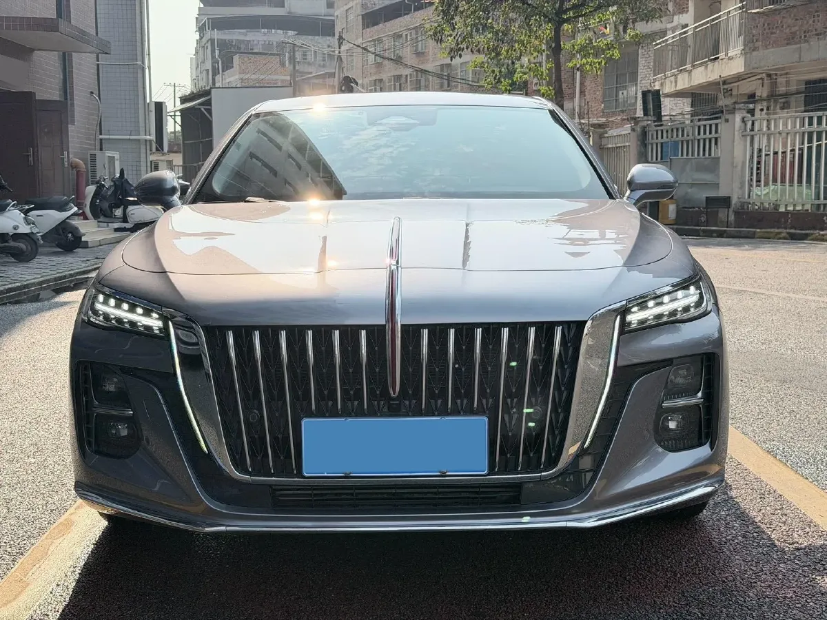 2023 HongQi H5 2.0T 224HP L4 8AT,autocango,china used car exporter,china ev exporter,chinese used car exporter,chinese used ev exporter