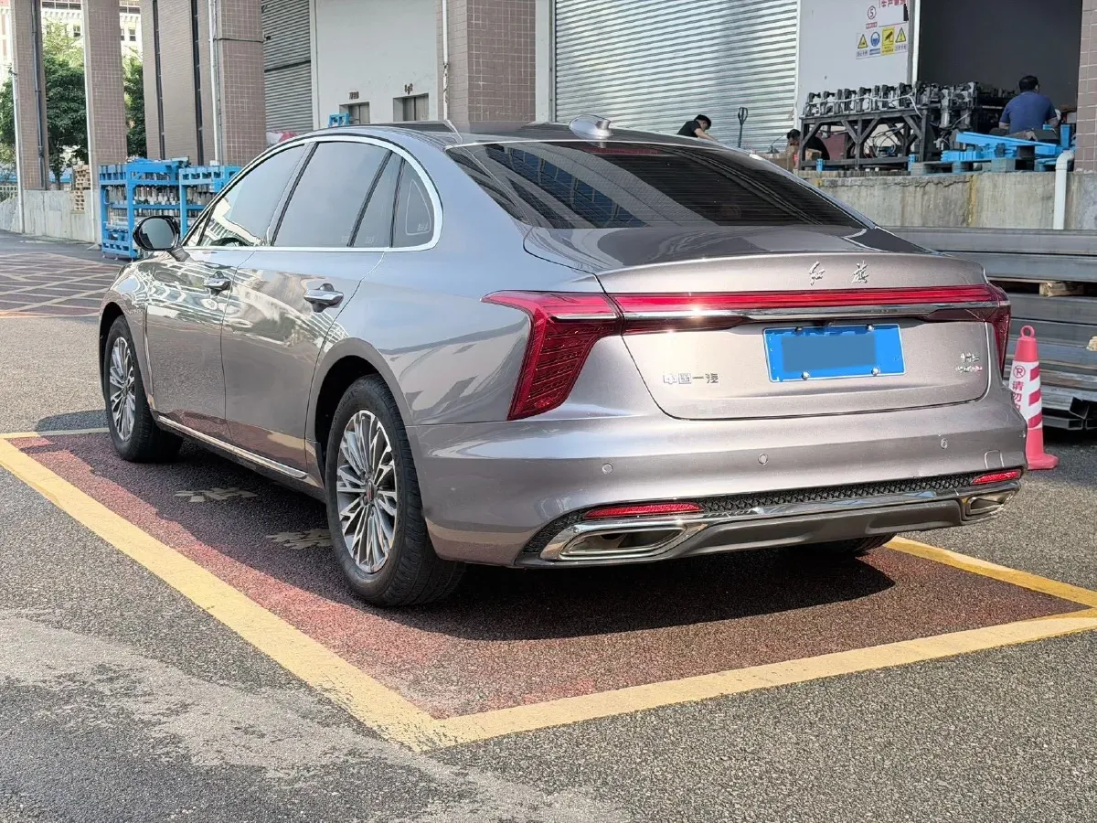2023 HongQi H5 2.0T 224HP L4 8AT,autocango,china used car exporter,china ev exporter,chinese used car exporter,chinese used ev exporter