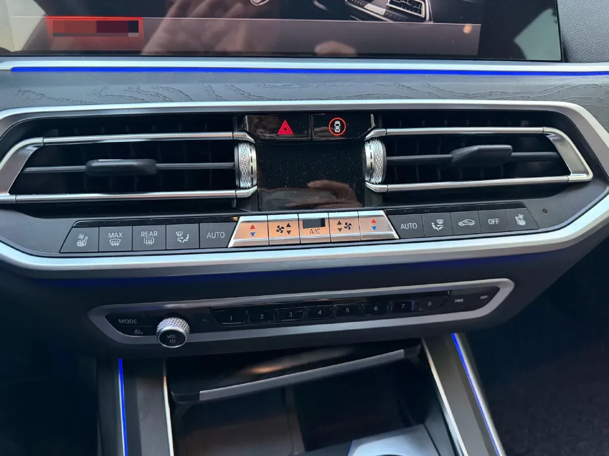 2022 BMW X7 3.0T 340HP L6 8AT,autocango,china used car exporter,china ev exporter,chinese used car exporter,chinese used ev exporter