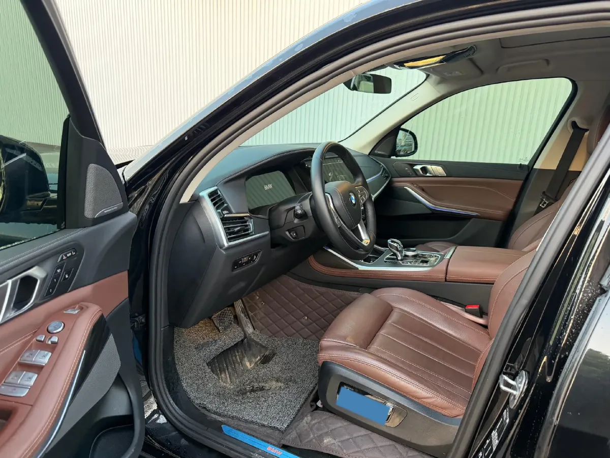 2022 BMW X7 3.0T 340HP L6 8AT,autocango,china used car exporter,china ev exporter,chinese used car exporter,chinese used ev exporter