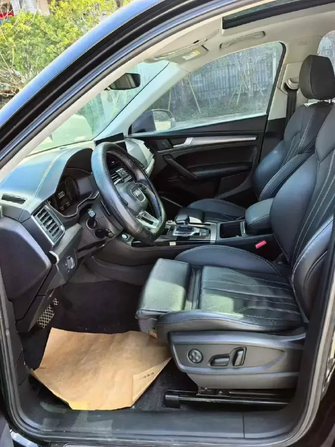 2022 Audi Q5L 2.0T 190HP L4 7DCT,autocango,china used car exporter,china ev exporter,chinese used car exporter,chinese used ev exporter