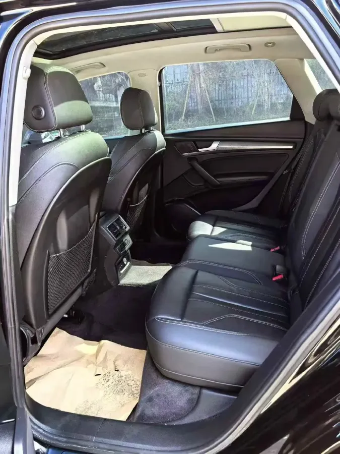 2022 Audi Q5L 2.0T 190HP L4 7DCT,autocango,china used car exporter,china ev exporter,chinese used car exporter,chinese used ev exporter