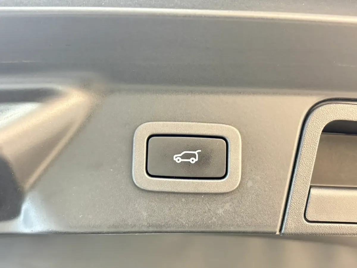 2018 Land Rover Range Rover Velar 3.0T 380HP V6 8AT,autocango,china used car exporter,china ev exporter,chinese used car exporter,chinese used ev exporter