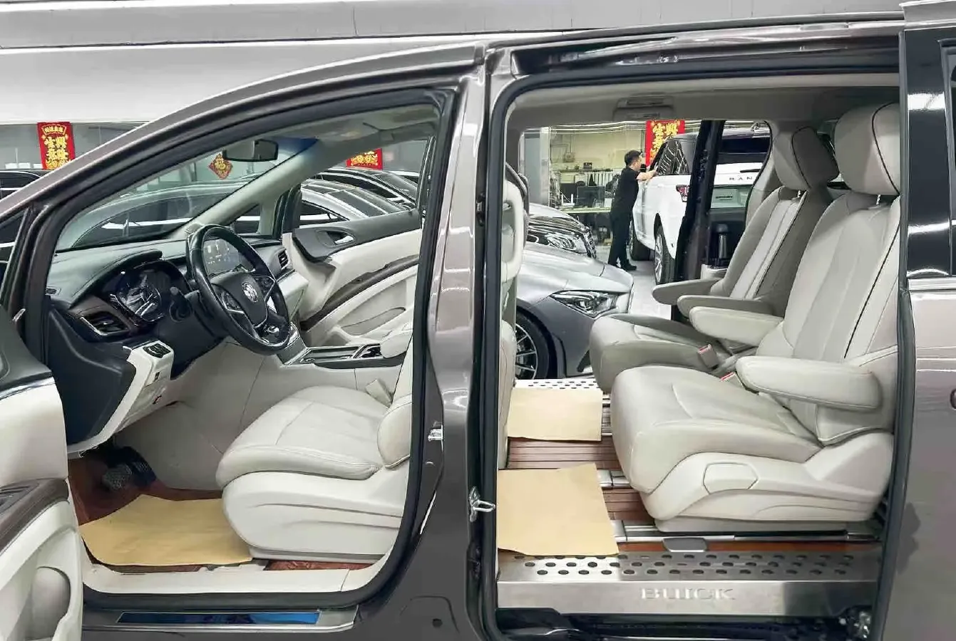 2020 Buick GL8 2.0T 237HP L4 9AT,autocango,china used car exporter,china ev exporter,chinese used car exporter,chinese used ev exporter