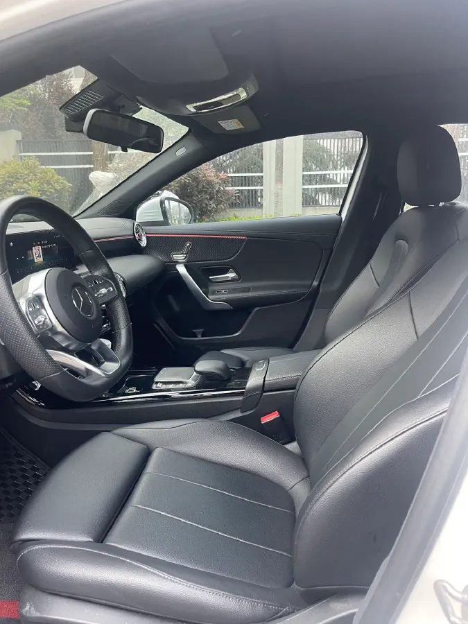 2022 Mercedes-Benz A Class 1.3T 163HP L4 7DCT,autocango,china used car exporter,china ev exporter,chinese used car exporter,chinese used ev exporter