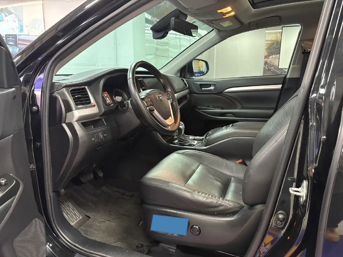 2021 Toyota Highlander 2.0T 220HP L4 6AT,autocango,china used car exporter,china ev exporter,chinese used car exporter,chinese used ev exporter