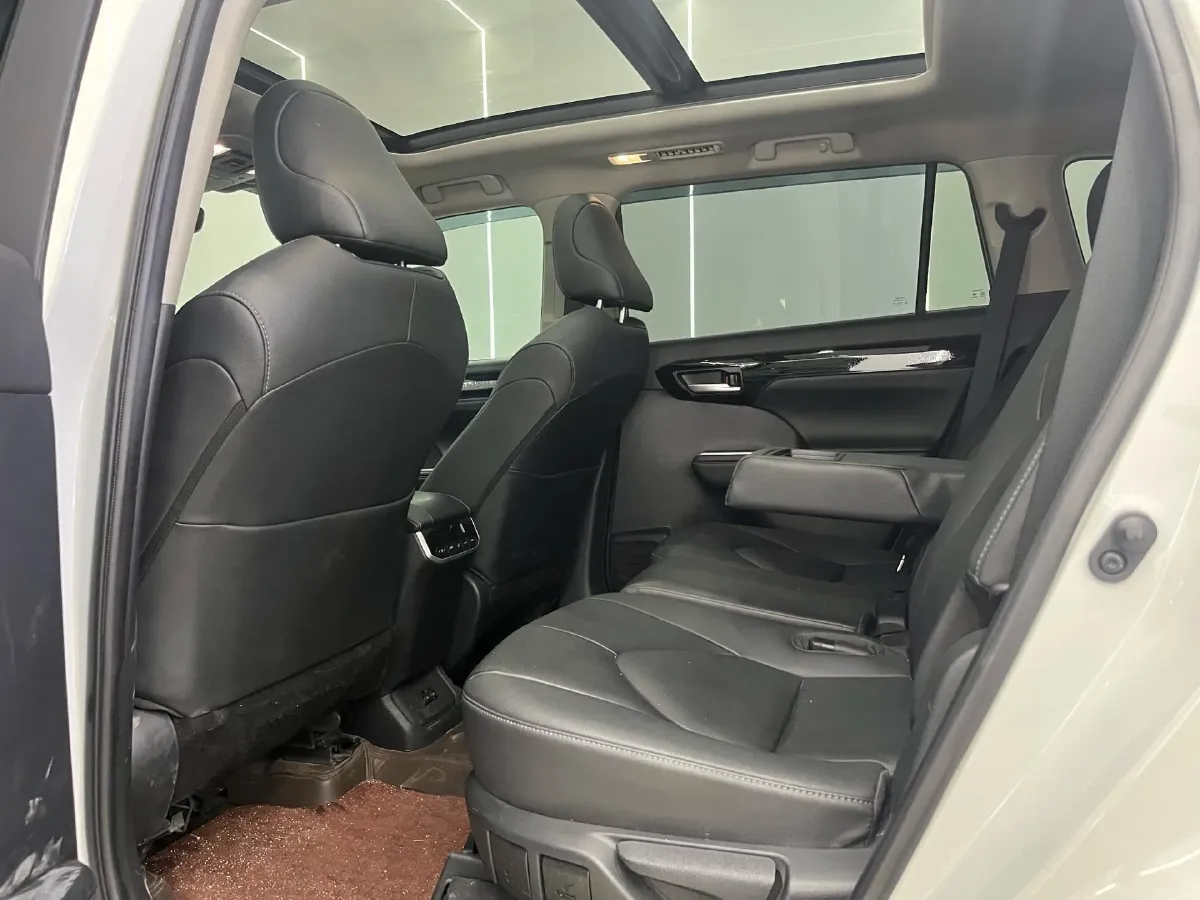 2023 Toyota Highlander 2.5L 189HP L4 E-CVT Hybrid,autocango,china used car exporter,china ev exporter,chinese used car exporter,chinese used ev exporter