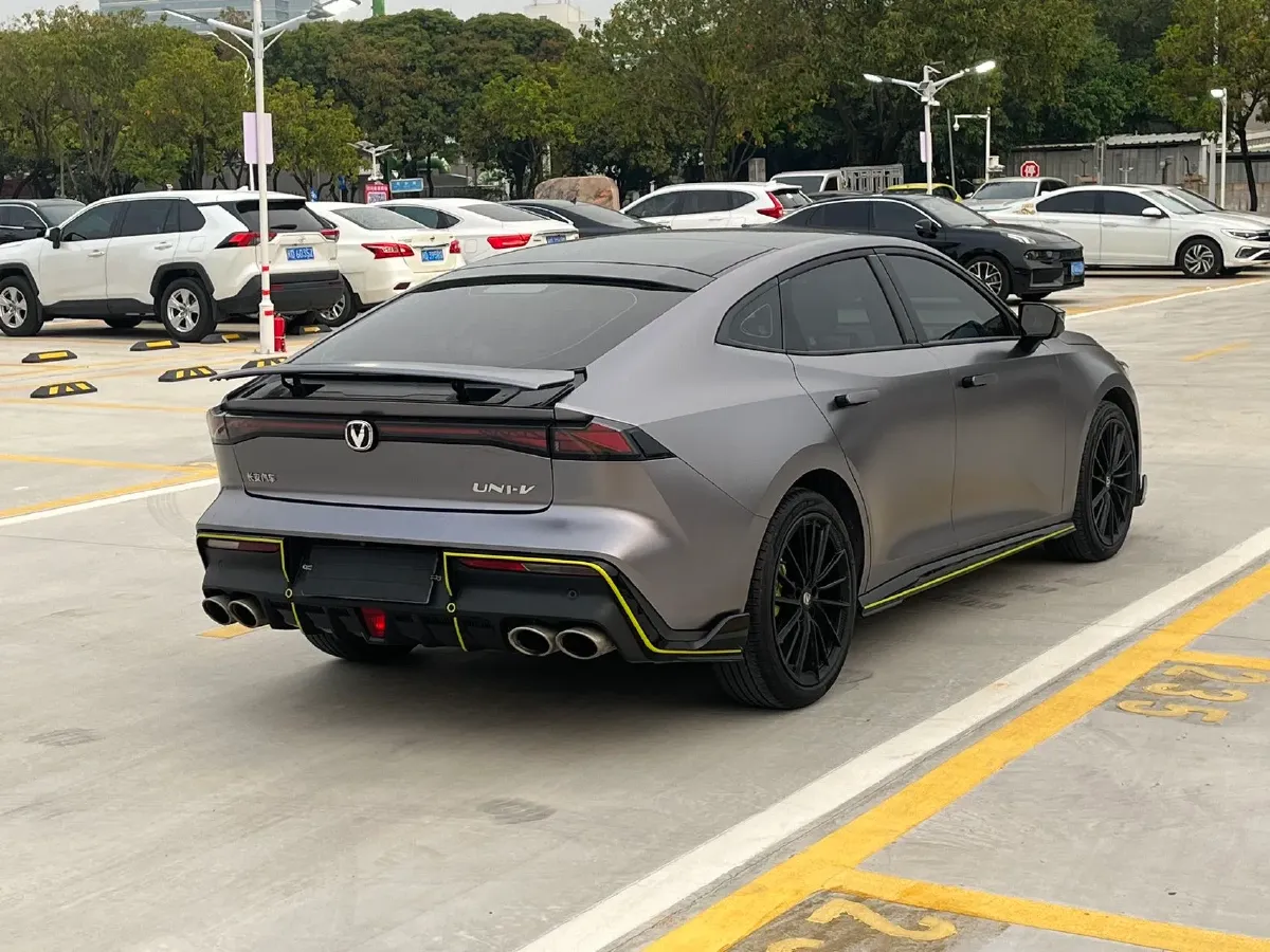 2023 ChangAn UNI-V 1.5T 188HP L4 7DCT,autocango,china used car exporter,china ev exporter,chinese used car exporter,chinese used ev exporter