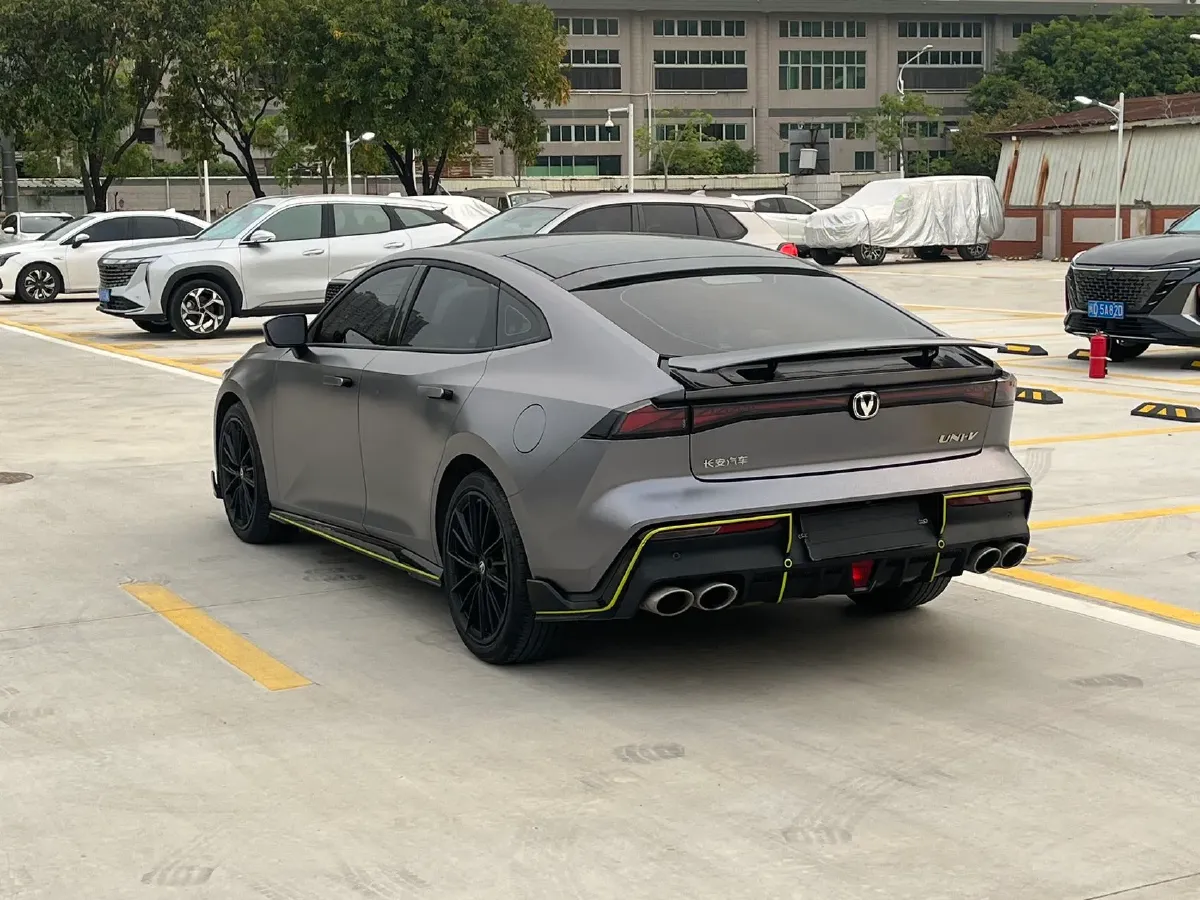 2023 ChangAn UNI-V 1.5T 188HP L4 7DCT,autocango,china used car exporter,china ev exporter,chinese used car exporter,chinese used ev exporter