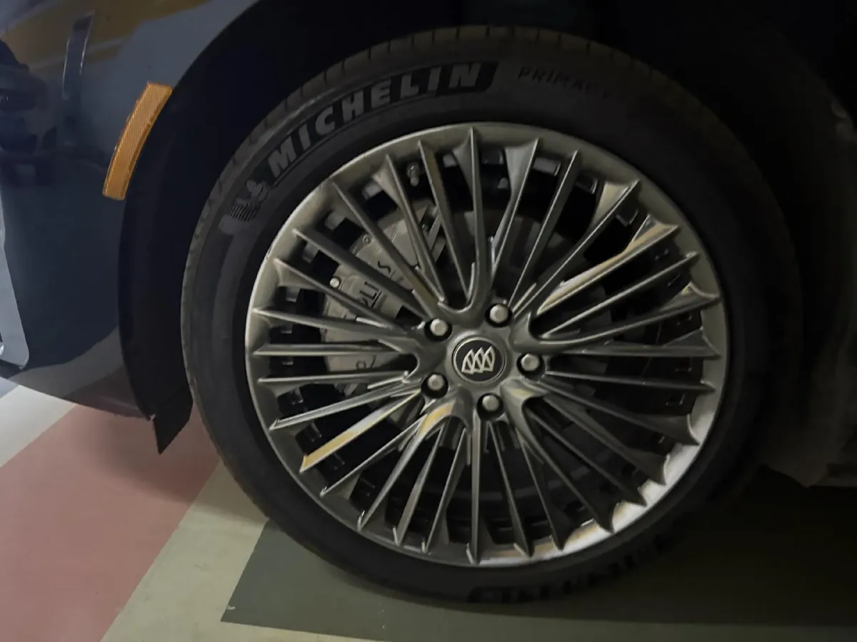 2023 Buick GL8 2.0T 237HP L4 9AT,autocango,china used car exporter,china ev exporter,chinese used car exporter,chinese used ev exporter