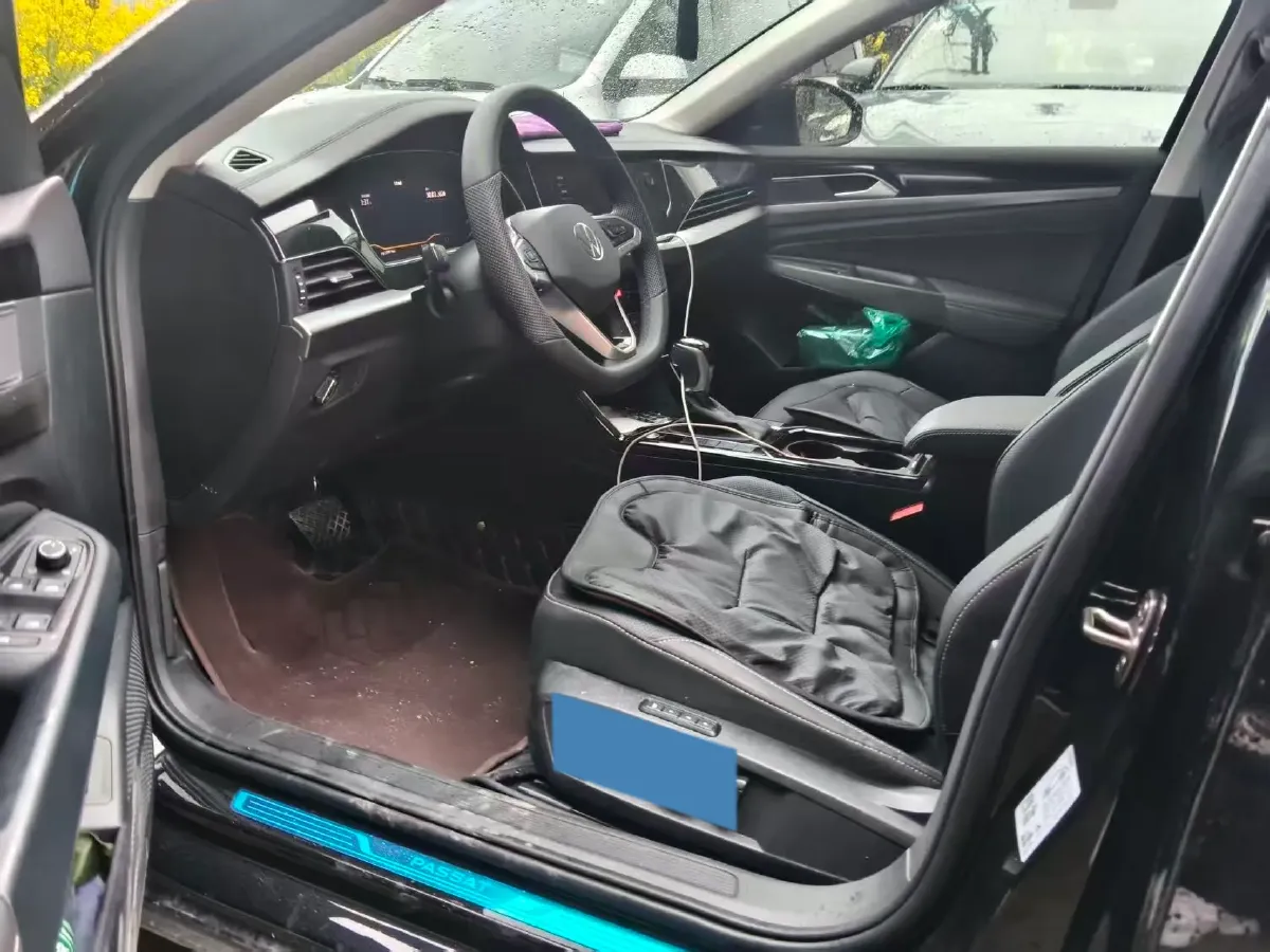 2025 Volkswagen Passat 2.0T 220HP L4 7DCT,autocango,china used car exporter,china ev exporter,chinese used car exporter,chinese used ev exporter