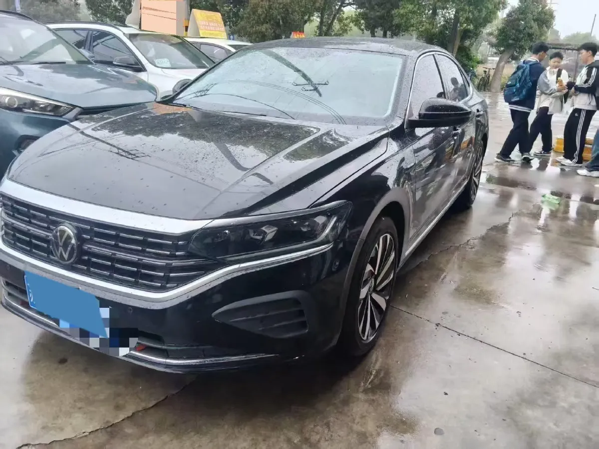 2025 Volkswagen Passat 2.0T 220HP L4 7DCT,autocango,china used car exporter,china ev exporter,chinese used car exporter,chinese used ev exporter
