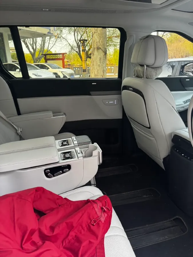 2024 Xpeng X9 BEV 101.5KWH,autocango,china used car exporter,china ev exporter,chinese used car exporter,chinese used ev exporter