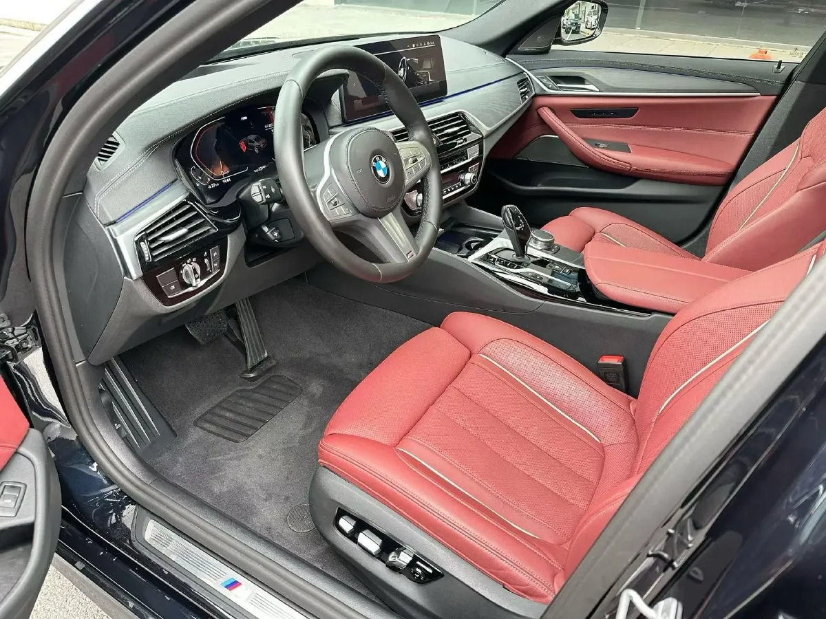 2023 BMW 5 Series 2.0T 245HP L4 8AT,autocango,china used car exporter,china ev exporter,chinese used car exporter,chinese used ev exporter