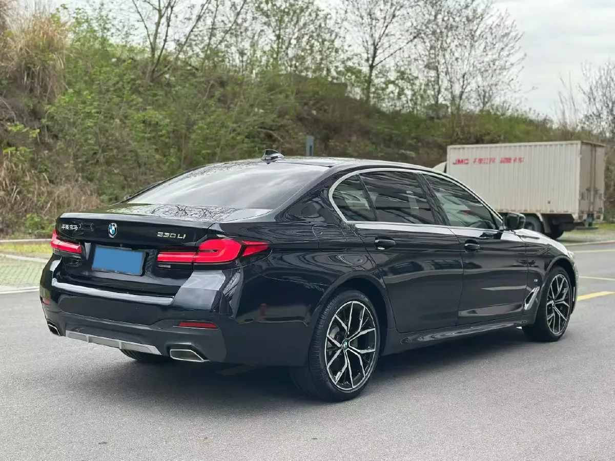 2023 BMW 5 Series 2.0T 245HP L4 8AT,autocango,china used car exporter,china ev exporter,chinese used car exporter,chinese used ev exporter