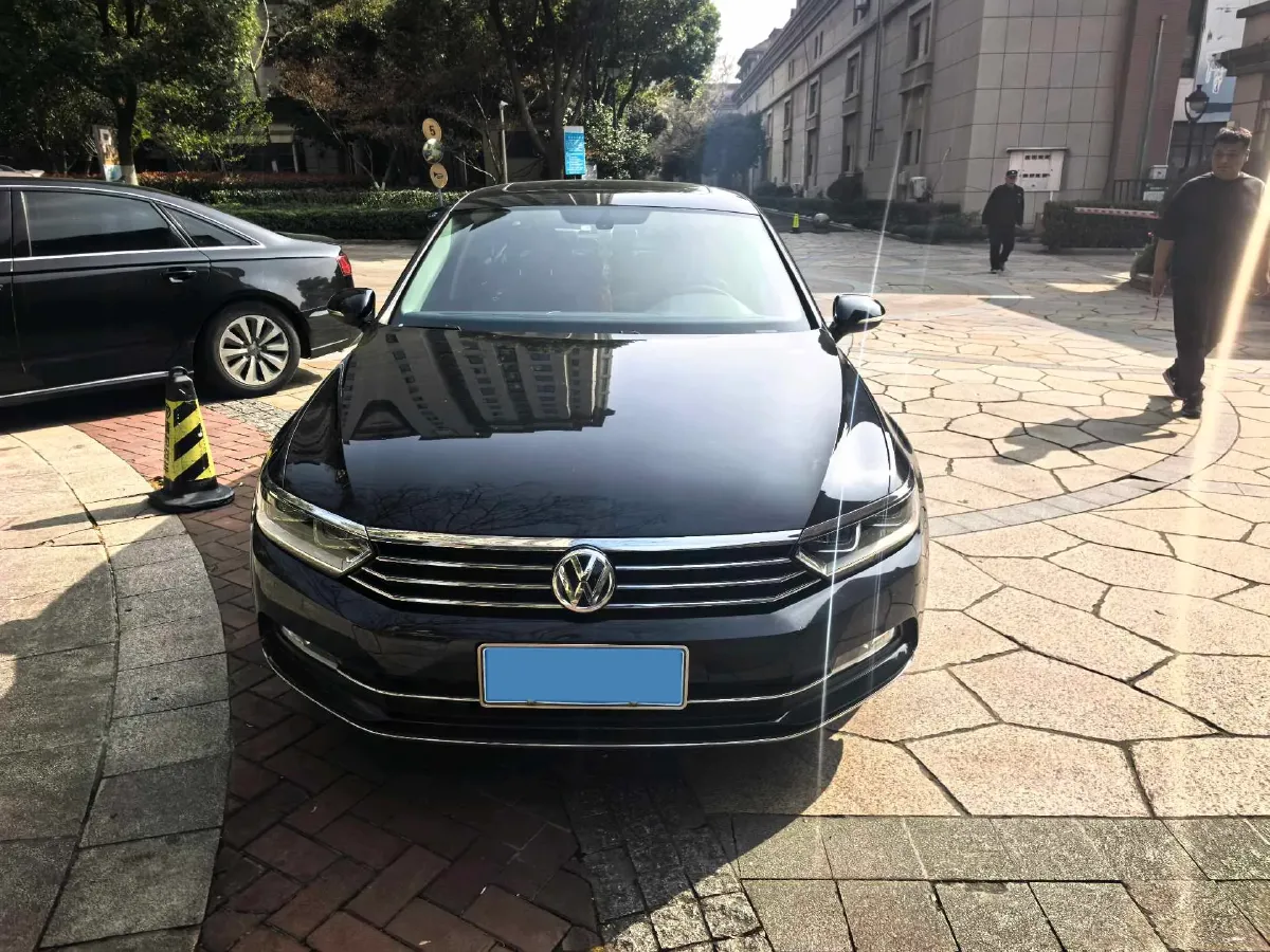 2018 Volkswagen Magotan 1.8T 180HP L4 7DCT,autocango,china used car exporter,china ev exporter,chinese used car exporter,chinese used ev exporter