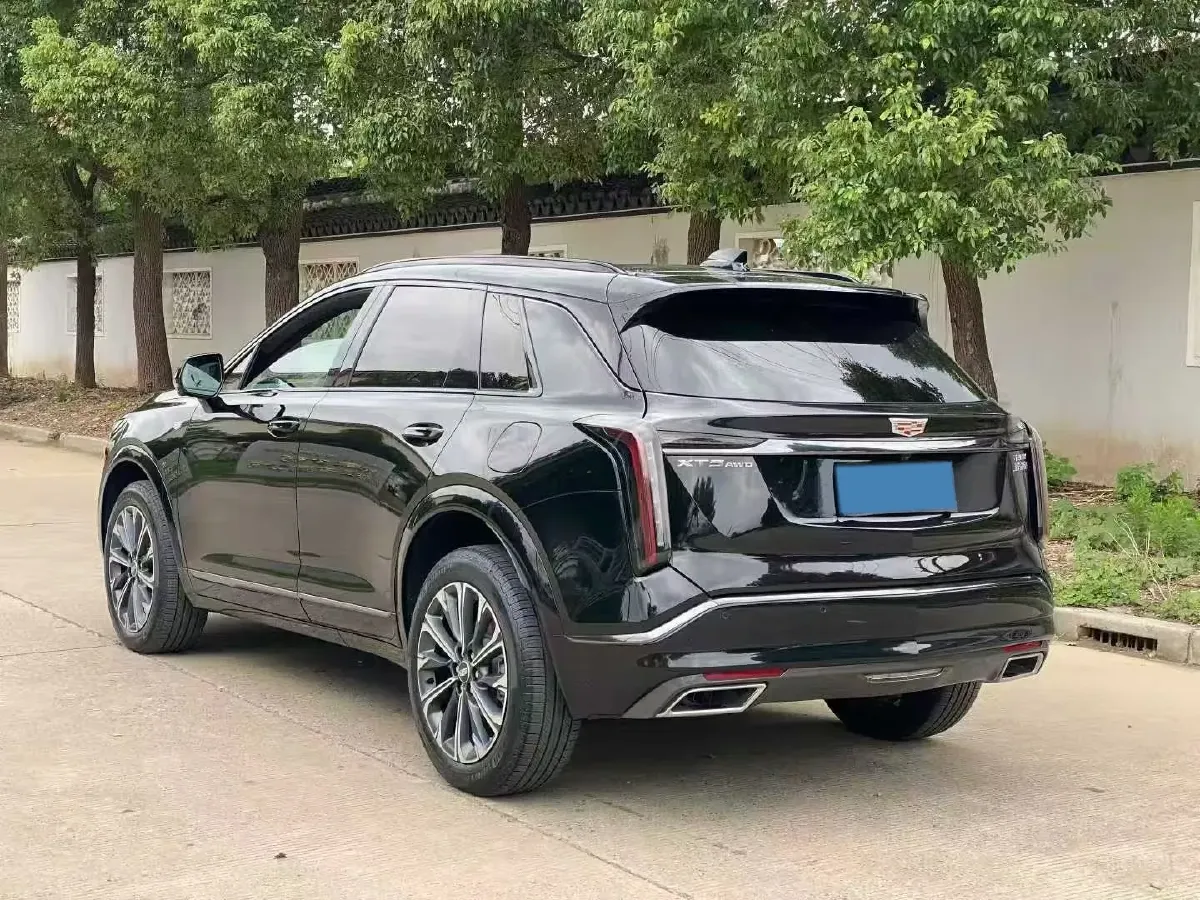 2025 Cadillac XT5 2.0T 237HP L4 9AT,autocango,china used car exporter,china ev exporter,chinese used car exporter,chinese used ev exporter