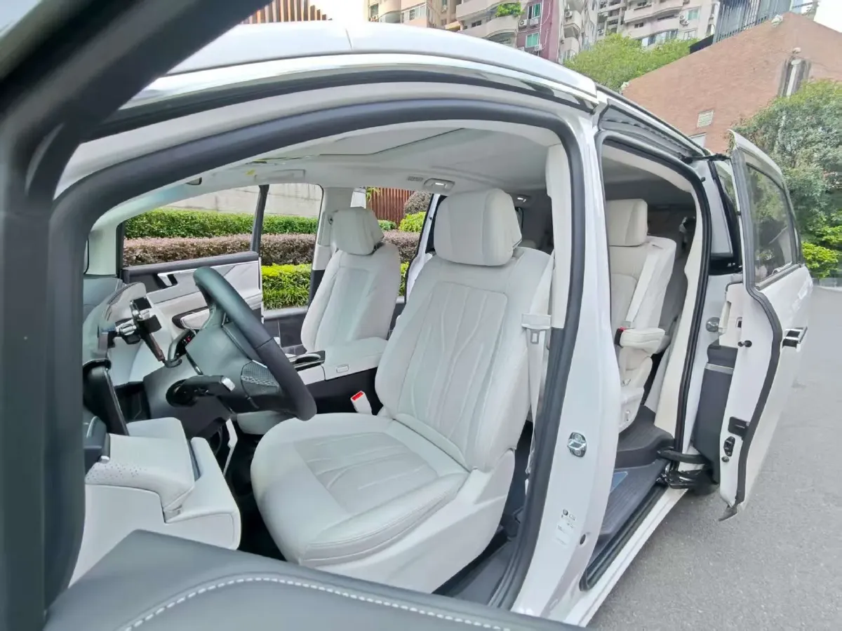 2024 Buick GL8 1.5T 180HP L4 2DHT PHEV 24.4KWH,autocango,china used car exporter,china ev exporter,chinese used car exporter,chinese used ev exporter