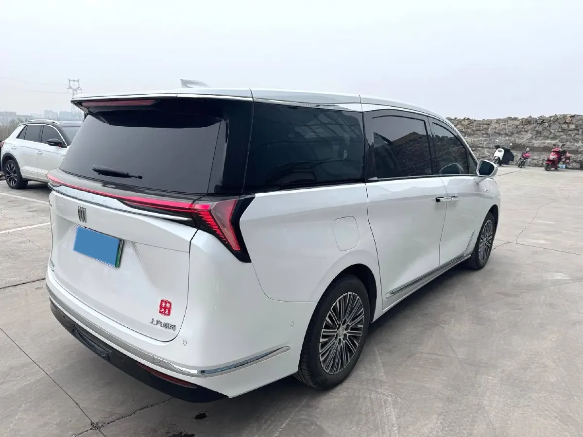 2024 Buick GL8 1.5T 180HP L4 2DHT PHEV 24.4KWH,autocango,china used car exporter,china ev exporter,chinese used car exporter,chinese used ev exporter