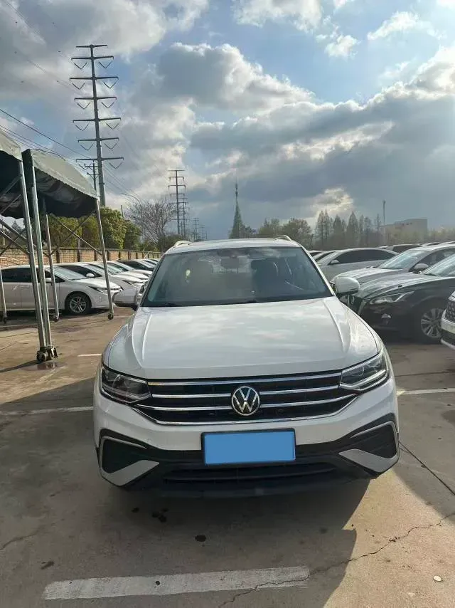 2023 Volkswagen Tiguan L 1.5T 160HP L4 7DCT,autocango,china used car exporter,china ev exporter,chinese used car exporter,chinese used ev exporter