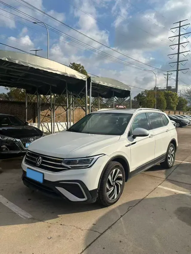 2023 Volkswagen Tiguan L 1.5T 160HP L4 7DCT,autocango,china used car exporter,china ev exporter,chinese used car exporter,chinese used ev exporter
