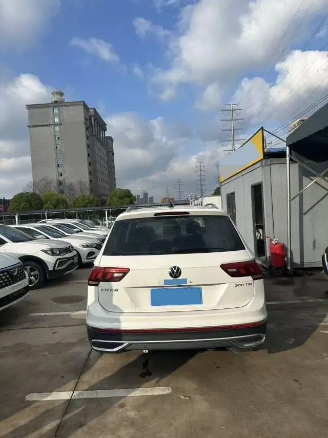 2023 Volkswagen Tiguan L 1.5T 160HP L4 7DCT,autocango,china used car exporter,china ev exporter,chinese used car exporter,chinese used ev exporter