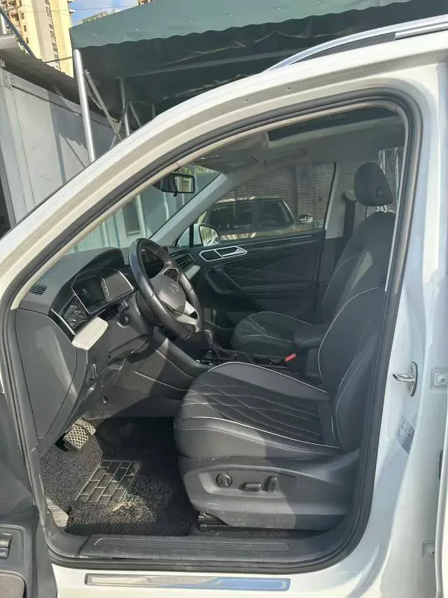 2023 Volkswagen Tiguan L 1.5T 160HP L4 7DCT,autocango,china used car exporter,china ev exporter,chinese used car exporter,chinese used ev exporter