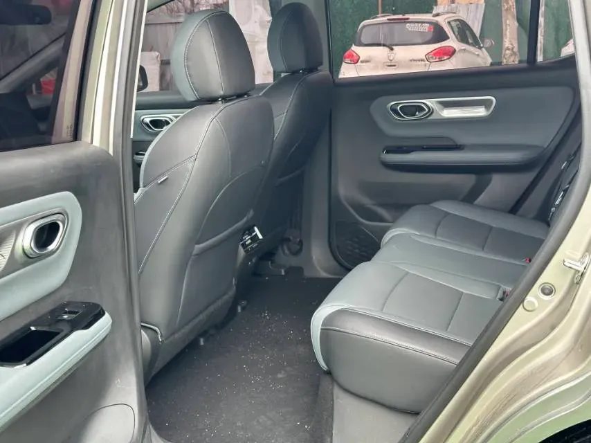 2024 Leapmotor C11 1.5L 95HP L4 REEV 43.74KWH,autocango,china used car exporter,china ev exporter,chinese used car exporter,chinese used ev exporter