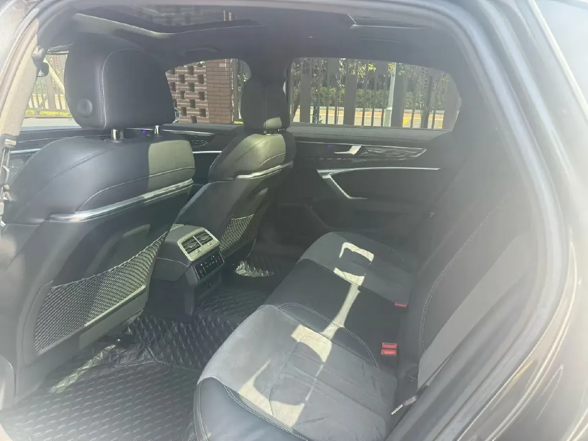 2019 Mercedes-Benz E Class 1.5T 184HP L4 9AT,autocango,china used car exporter,china ev exporter,chinese used car exporter,chinese used ev exporter