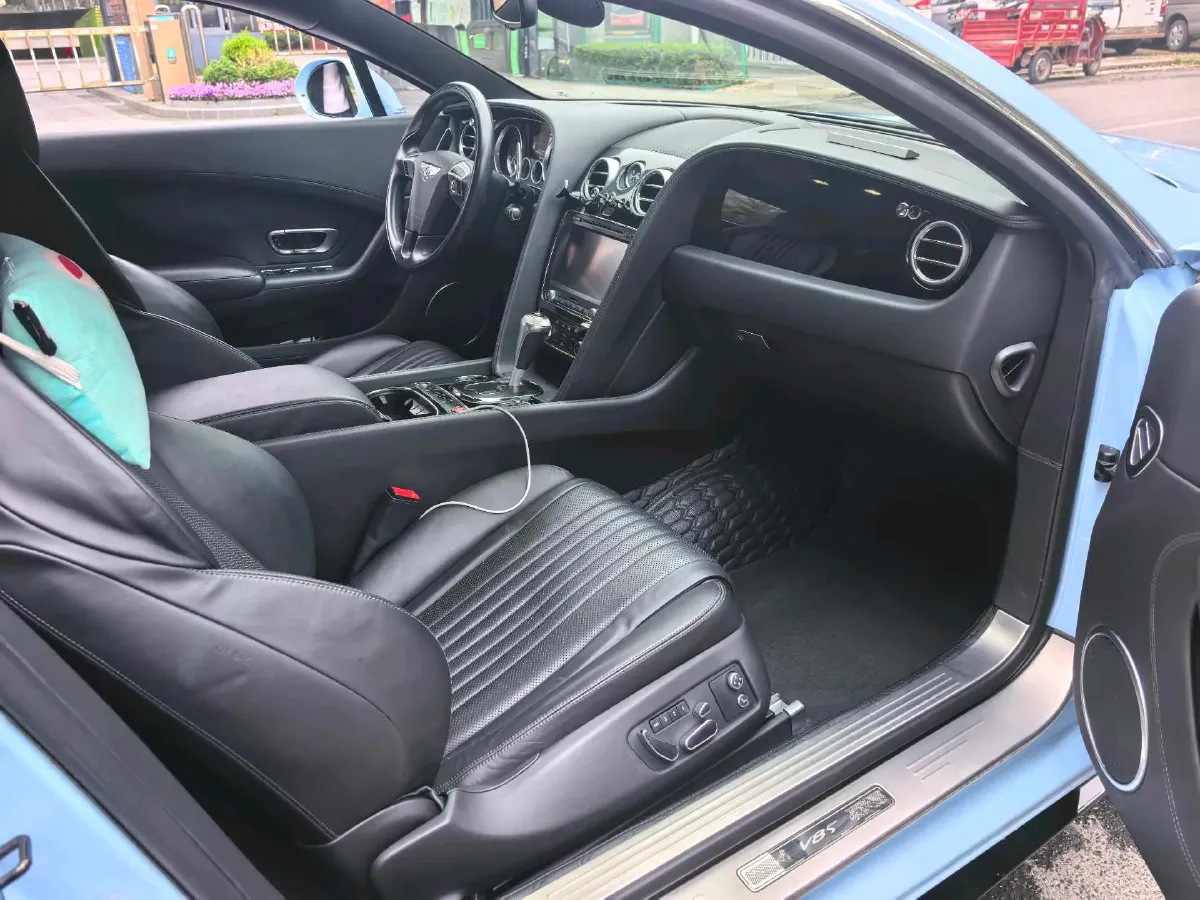 2017 Bentley Continental 4.0T 528HP V8 8AT,autocango,china used car exporter,china ev exporter,chinese used car exporter,chinese used ev exporter