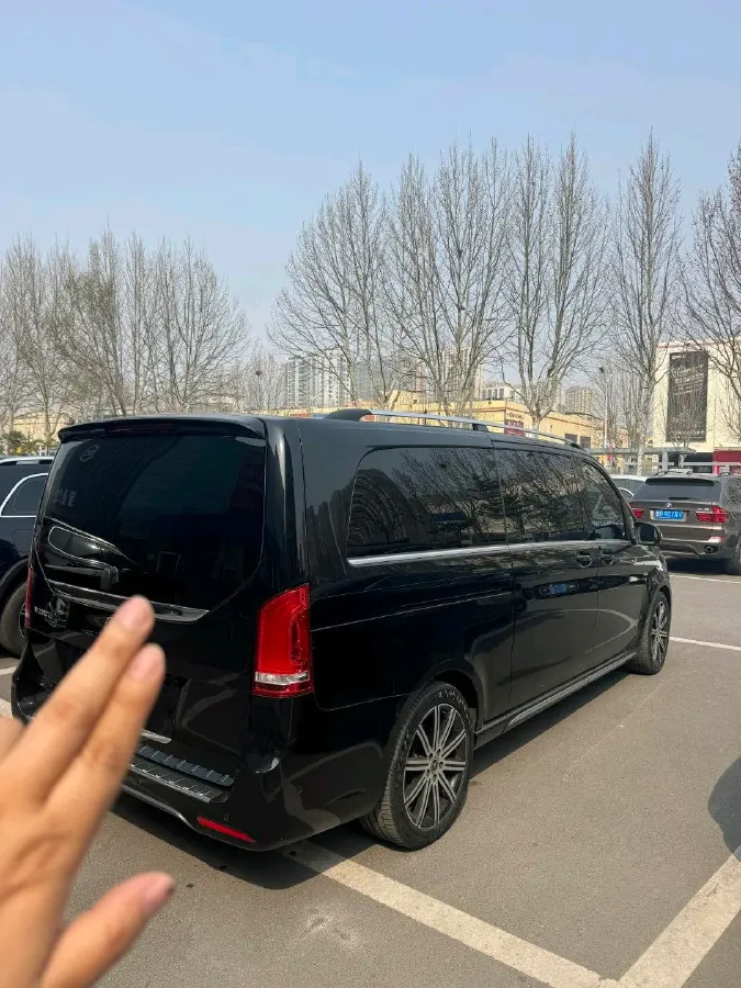 2022 Mercedes-Benz V Class 2.0T 211HP L4 9AT,autocango,china used car exporter,china ev exporter,chinese used car exporter,chinese used ev exporter