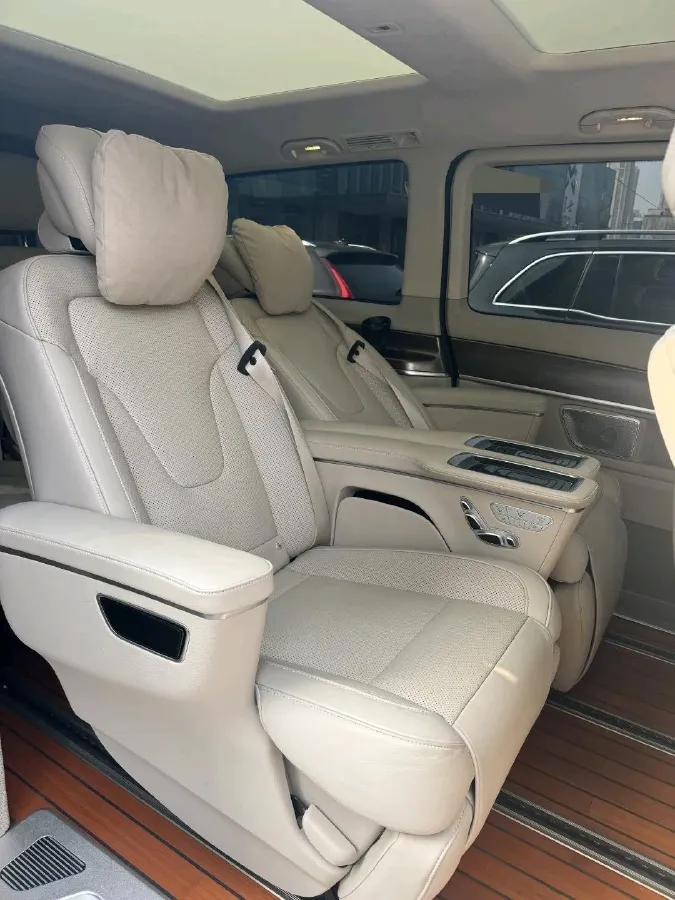 2022 Mercedes-Benz V Class 2.0T 211HP L4 9AT,autocango,china used car exporter,china ev exporter,chinese used car exporter,chinese used ev exporter