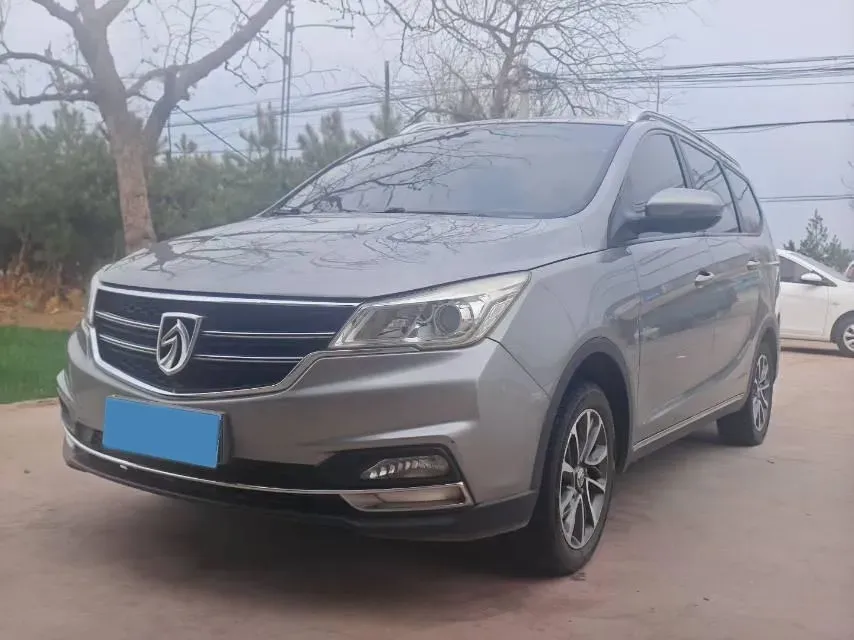 2017 BaoJun 730 1.5T 150HP L4 6MT,autocango,china used car exporter,china ev exporter,chinese used car exporter,chinese used ev exporter