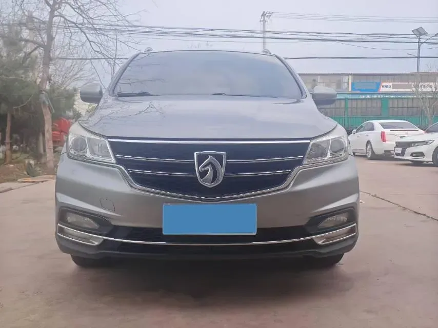 2017 BaoJun 730 1.5T 150HP L4 6MT,autocango,china used car exporter,china ev exporter,chinese used car exporter,chinese used ev exporter